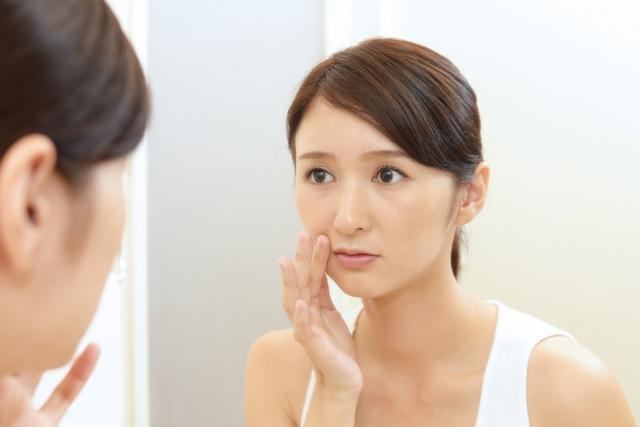 最近、顏がたるんできた?!原因と対処法サロンでできる改善方法のご紹介